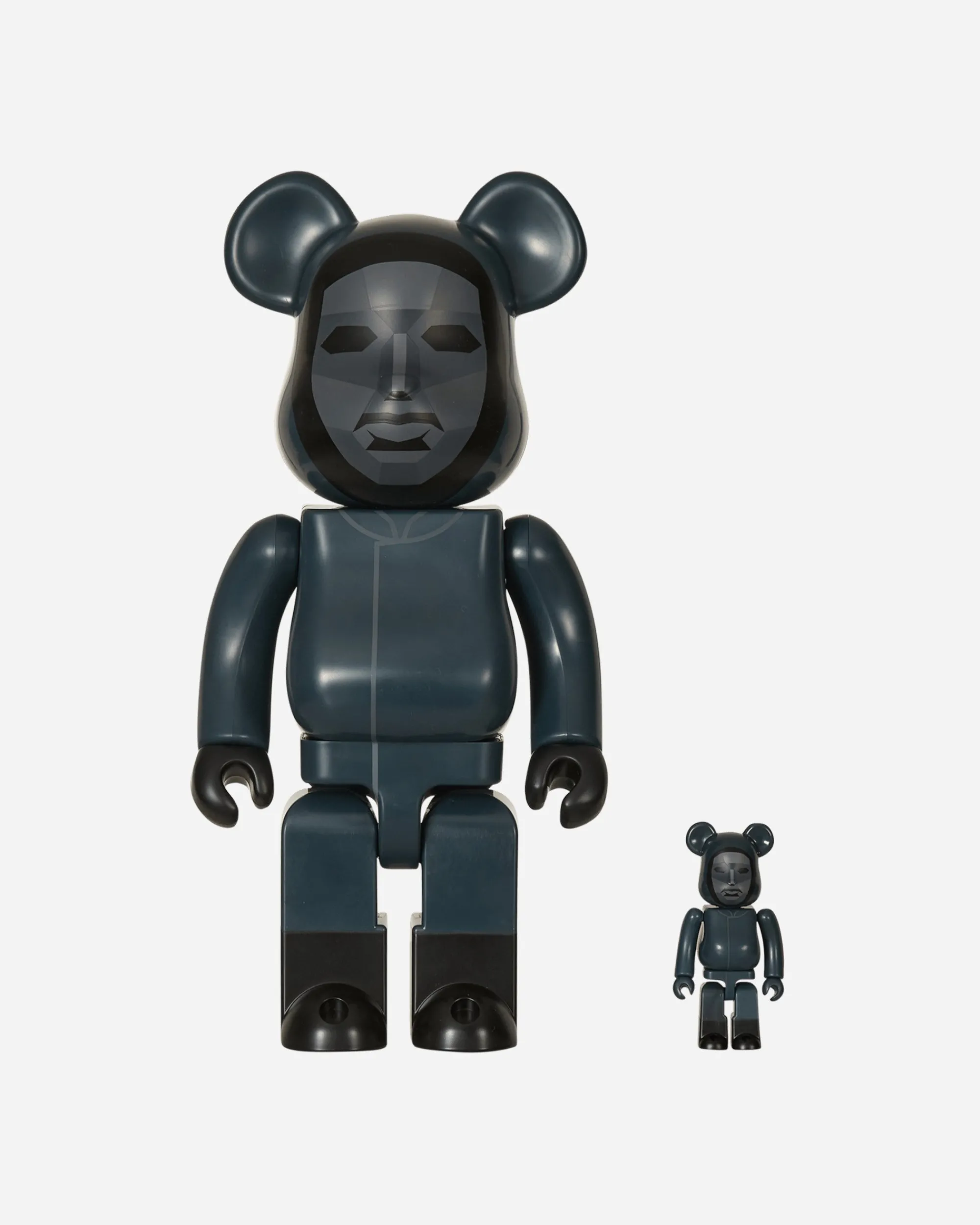 Medicom Home^100%+400% Squid Game Frontman Be@rbrick Multicolor