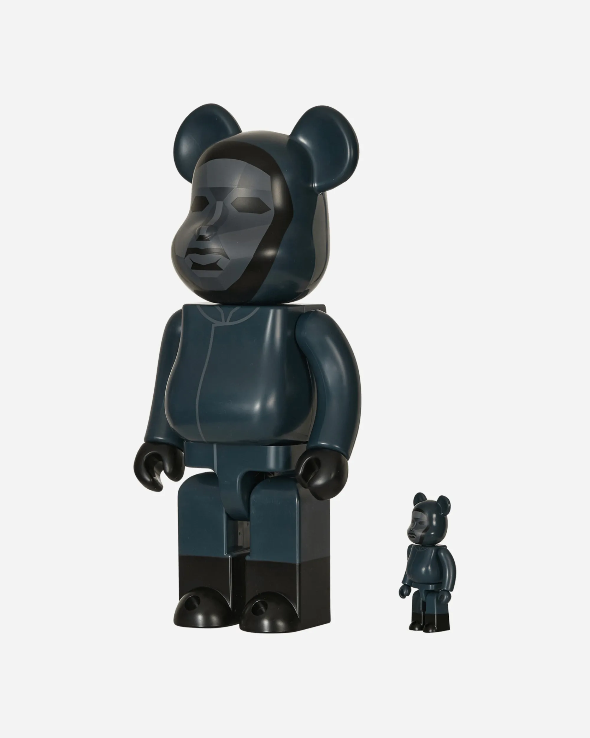 Medicom Home^100%+400% Squid Game Frontman Be@rbrick Multicolor