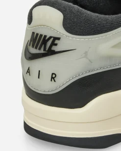 Nike Jordan Sneakers·Low|Sneakers^Air Jordan 4 RM Sneakers Black / Sail