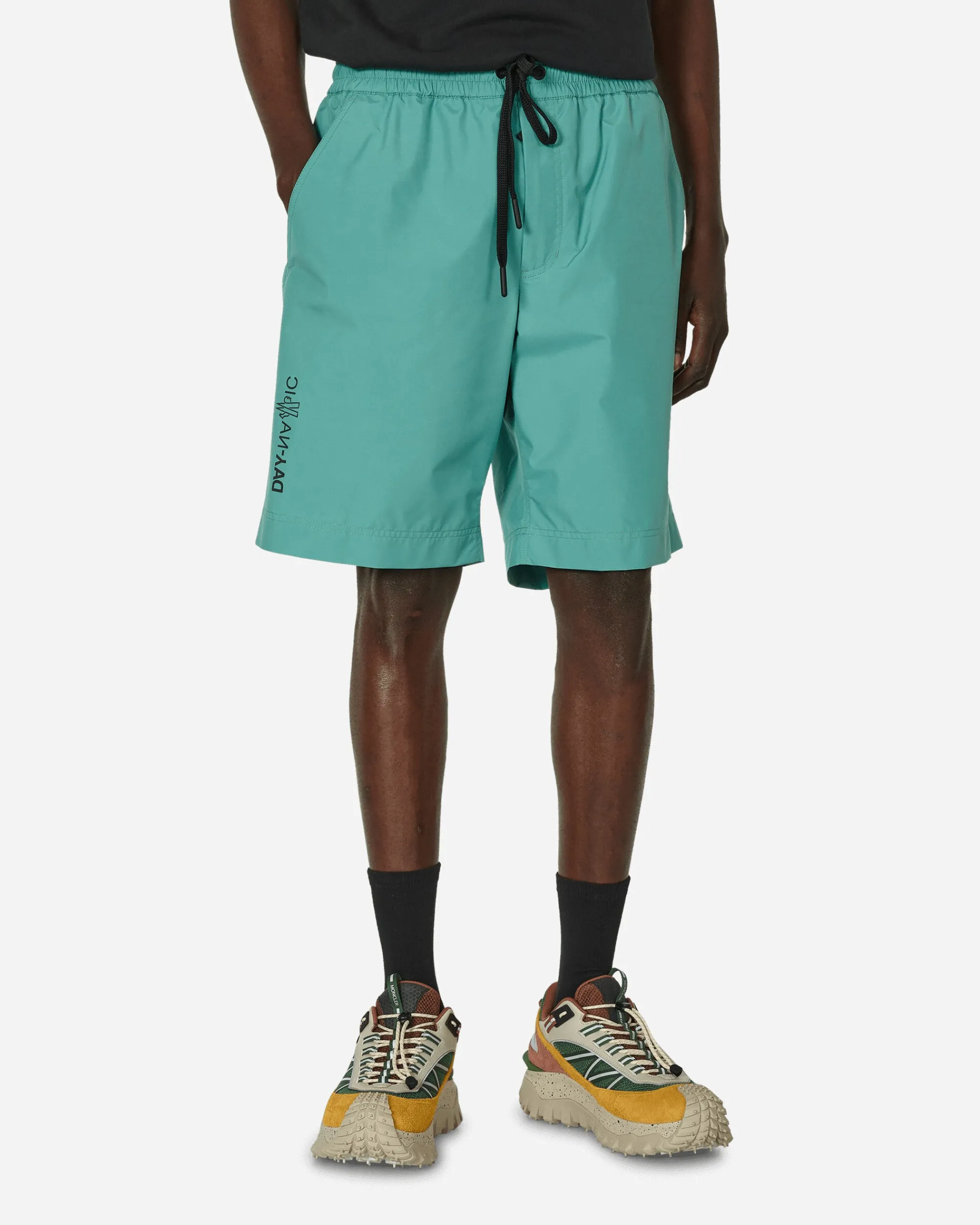 Moncler Grenoble Shorts^Day-Namic Shorts Teal