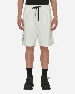 Moncler Grenoble Shorts^Day-Namic Shorts White