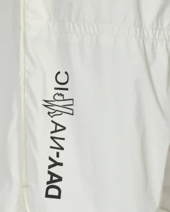 Moncler Grenoble Shorts^Day-Namic Shorts White