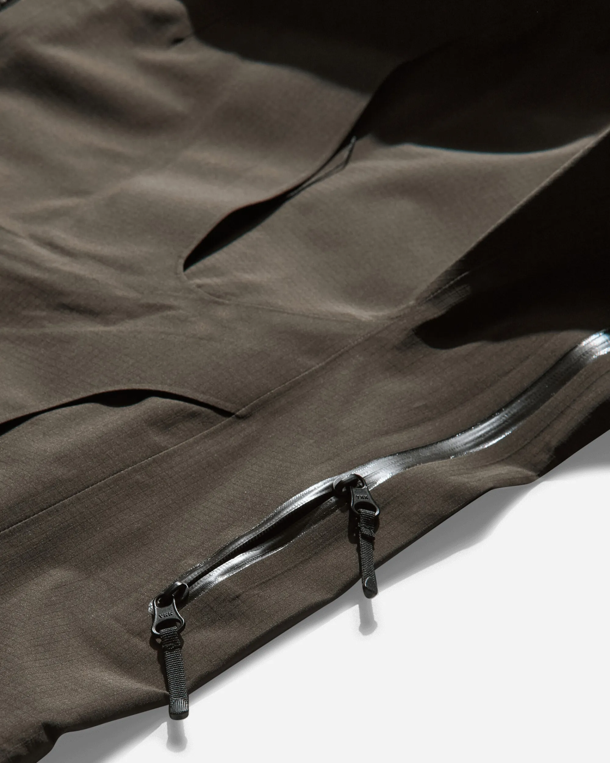 _J.L-A.L_ Coats And Jackets^Men's Goldwin GORE-TEX 3L Shell Jacket Black Olive