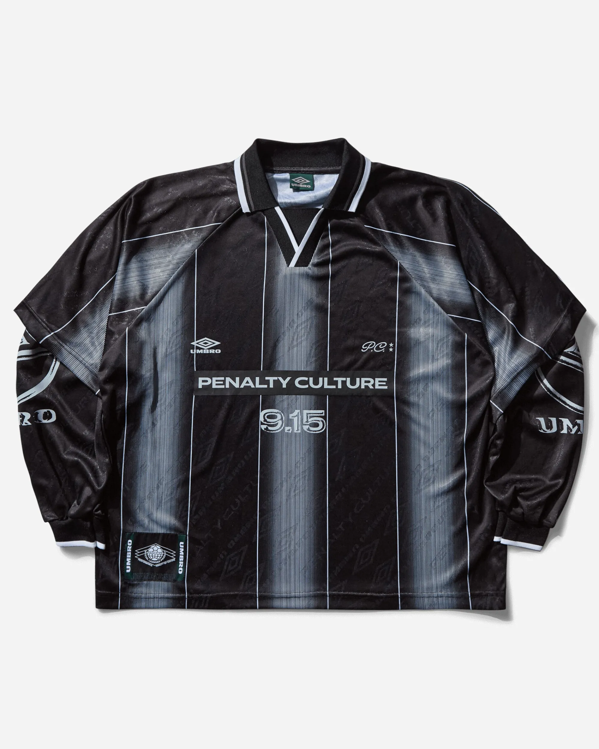 Umbro T-Shirts^Men's Soccer V-Neck Longsleeve T-Shirt Black