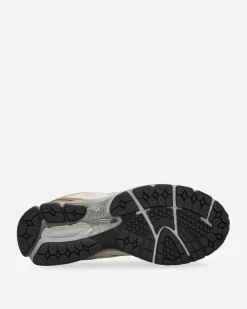 New Balance Sneakers·Low|Sneakers^860v2 Sneakers Sea Salt / Gold Metallic