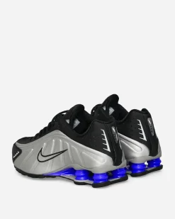 Nike Sneakers·Low|Sneakers^Women's Shox R4 Sneakers Metallic Silver / Black