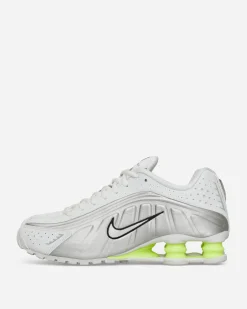 Nike Sneakers·Low|Sneakers^Women's Shox R4 Sneakers White / Metallic Silver / Volt